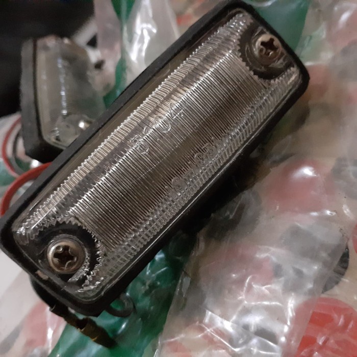Cod - Side Lamp Daihatsu S38. Lampu Pilar Daihatsu S38. Lampu Sen S38 Kode 037