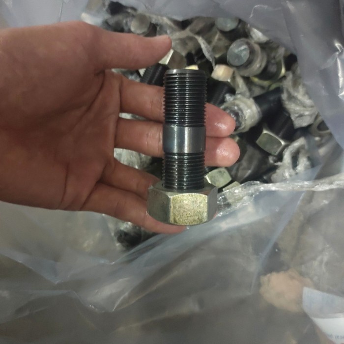 [COD] Baut Roda Forklift Komatsu 15 Ton Uk. Baut : M24X80Mm K.36 Limited