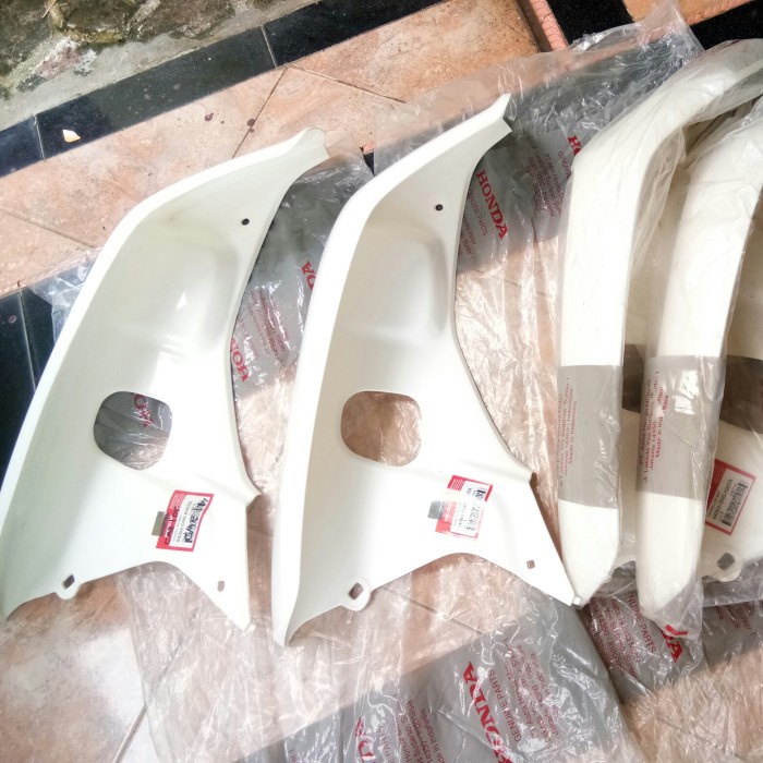 ✨New Legshield Sayap Astrea Grand Bulus Putih Kiri L Original Ahm Nos Terbaru