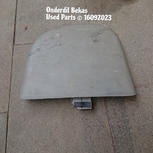 Interior Trim Cover Shock Belakang Kiri Nissan Xtrail T30 Tahun 2005