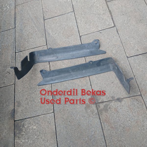 Garnish Headlamp Ford Laser Gl 1992