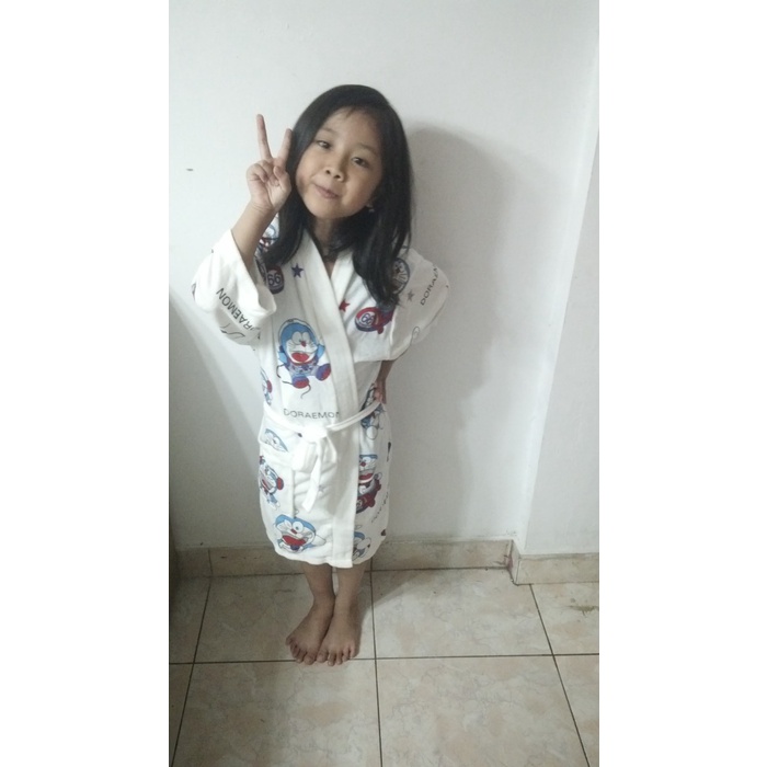 Kimono kimono baju handuk anak tanggung dasar putih sablon doraemon(Y3P3) Kimono Handuk Panjang Kimo