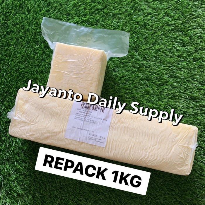 

Mozzarella Saputo 1Kg Repa / Keju Mozarella Cheese - Halal