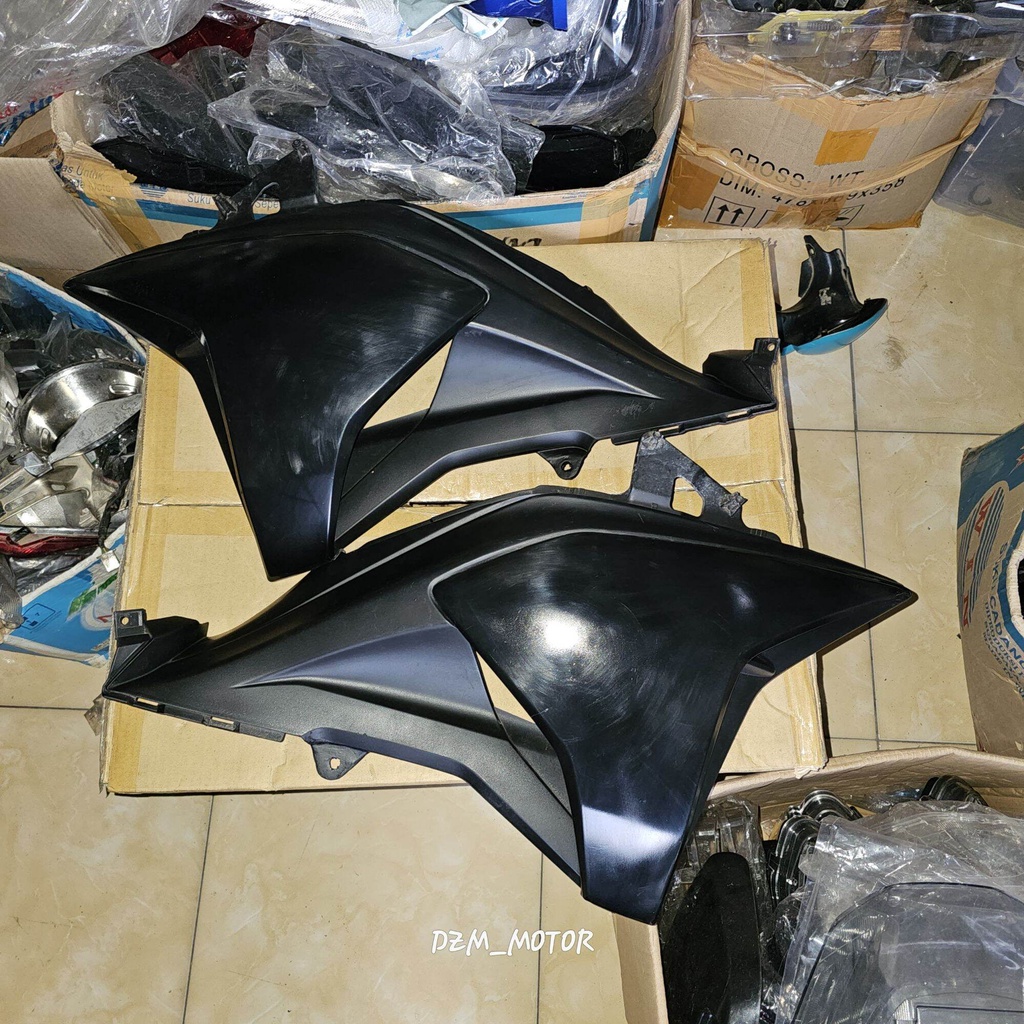cover body sayap samping depan honda cs1 cs one set kanan kiri original