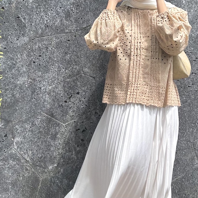 STYLISH MODERN Aileen Blouse