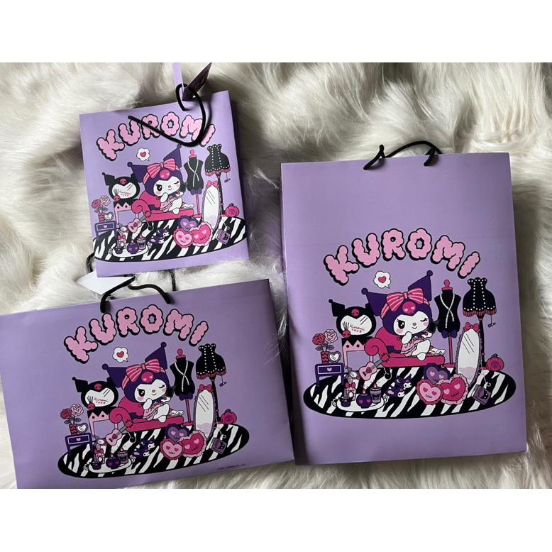 

Kekinian - Paperbag kuromi Tas kado Sanrio Shopping bag Goodie bag Hampers ulang tahun ,,