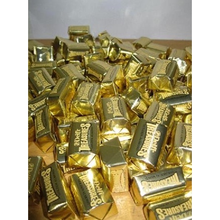 

Coklat Delfi Treasure Golden Almond Emas Piramid Pengiriman Cepat