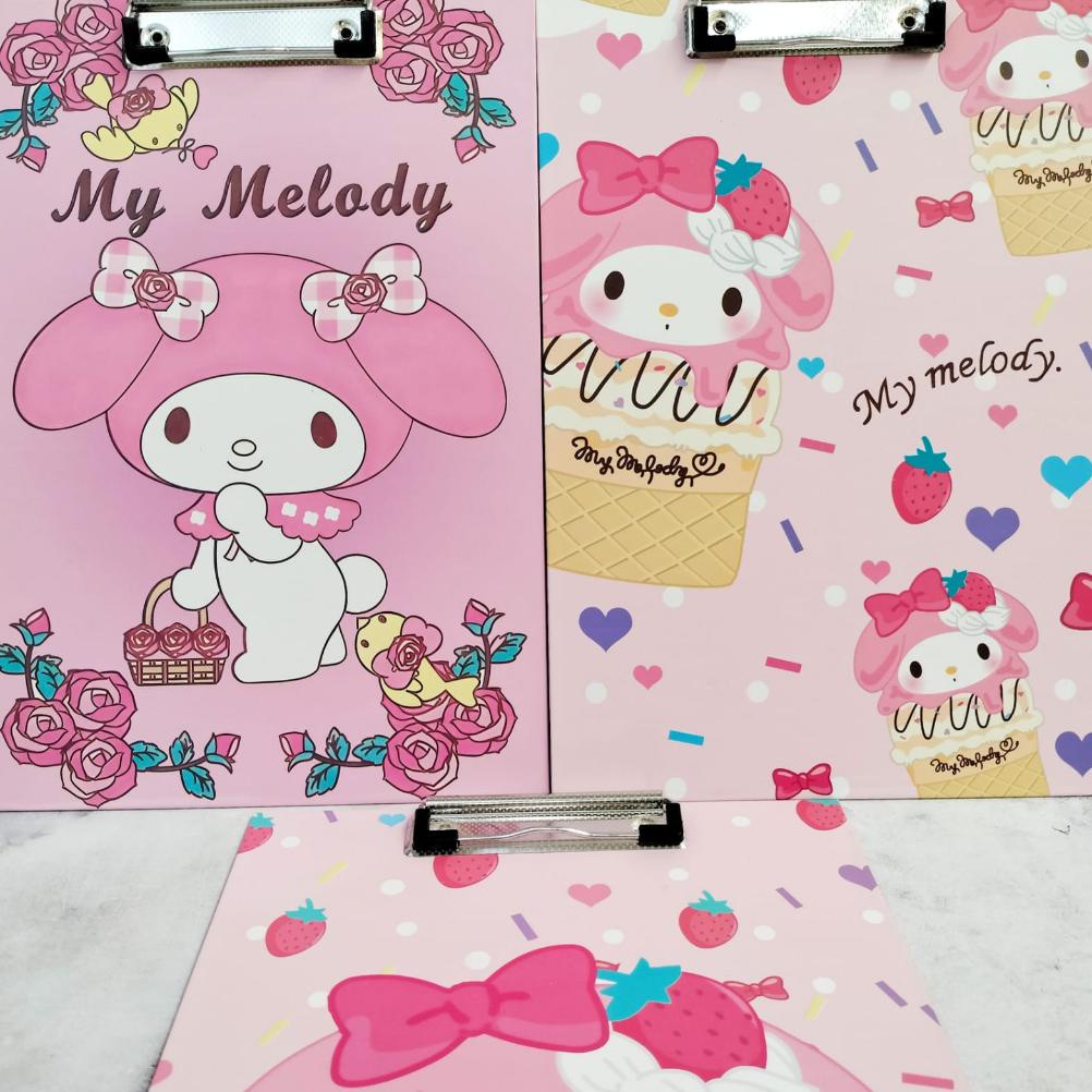 

Terlaris Papan Jalan Sanrio Kuromi Cinnamoroll Little Girl / Papan Ujian SANRIO Special Edition ada Penggaris nya / Papan Alat Tulis ukuran A4 Kualitas Terbaik bisa Grosir dan COD Promo