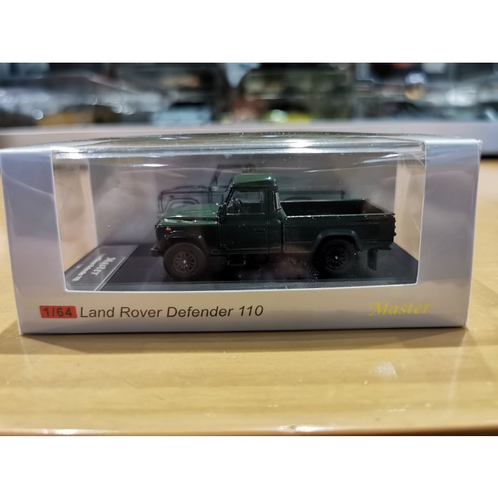 DISKON SPESIAL 64 MASTER LAND ROVER DEFENDER D110 PICK UP DARK GREEN. TERMURAH