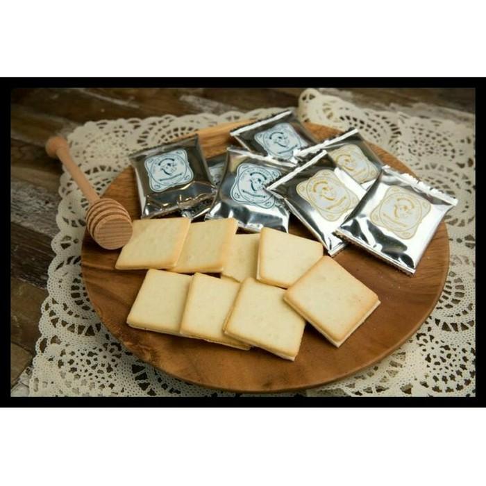 

Tokyo Milk Cheese Factory Cookies 10 Pieces (Original From Japan) Best Seller