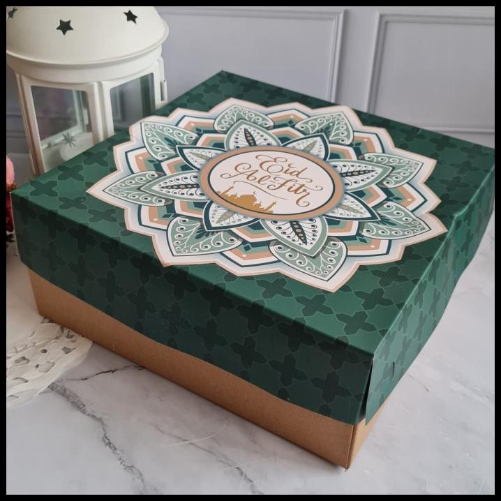 

GRATIS ONGKIR KOTAK LEBARAN DUS KRAFT UK 22 TEMA EID DARK GREEN !!!!!!