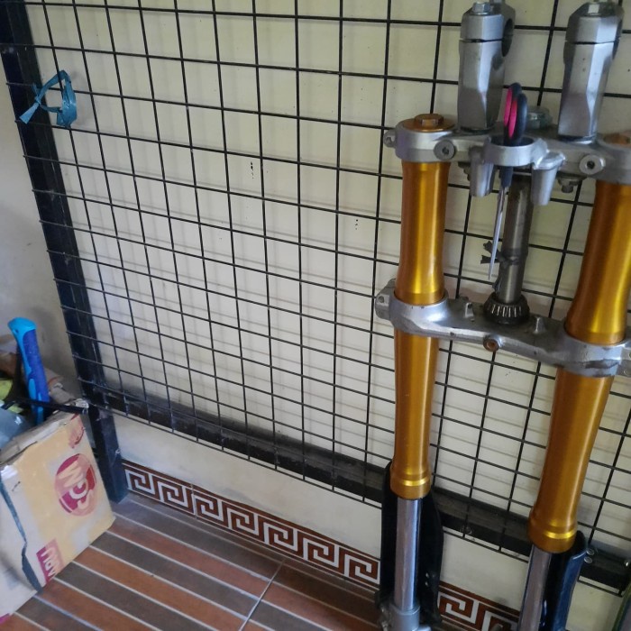 {BEKAS} shock depan usd shockbreaker ori klx bf SE gold Berkualitas