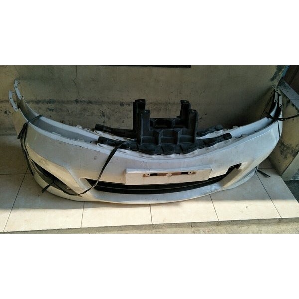 {BEKAS} bemper bumper depan nissan grand livina HWS 2012 ori Berkualitas