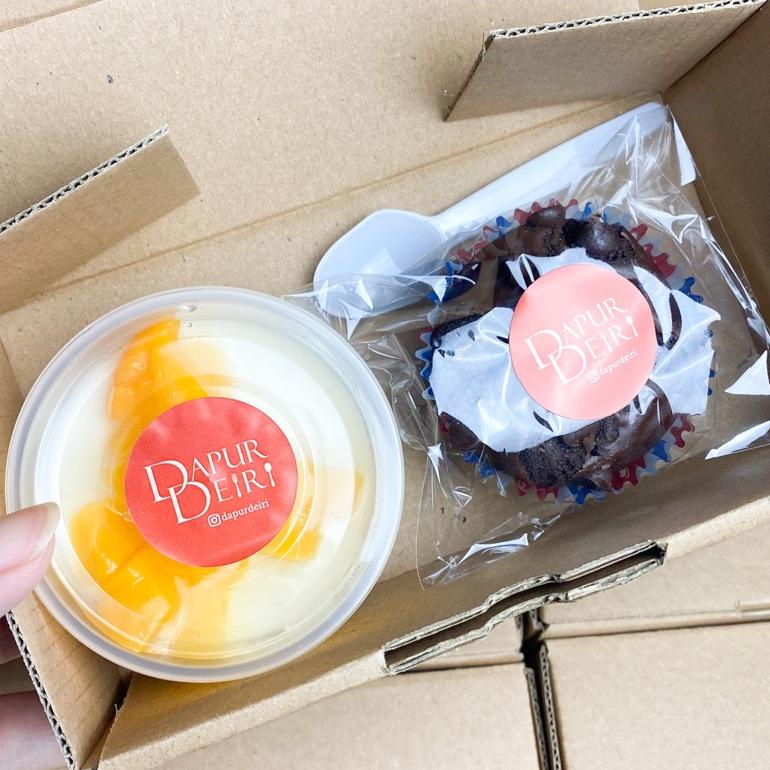 

TRENDING!! CUSTOM BOX (BROWNIES CUP 1PCS & PUDDING 1PCS) HANYA HARI INI