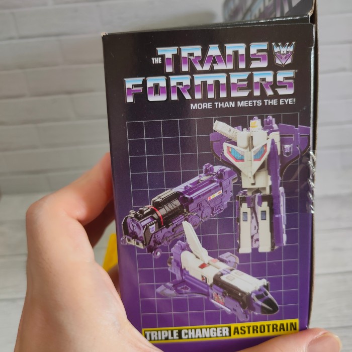 hasbro transformers triple changer astrotrain
