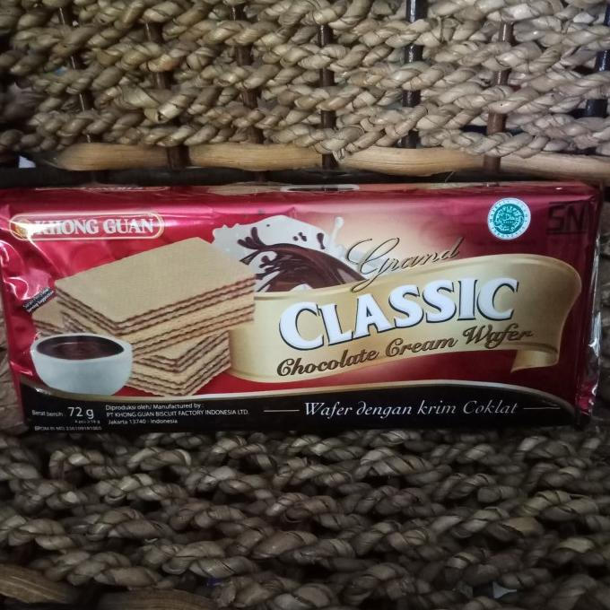 

Khong Guan Classic Chocolate Wafer 72 Gr/Wafer Coklat