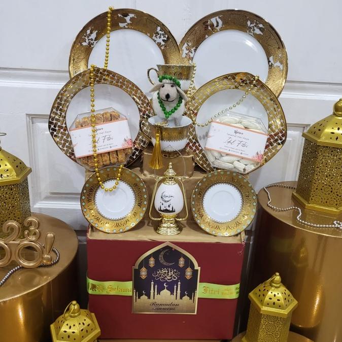 

Terlarisss - Paket Dekorasi Lebaran Idul Fitri Hampers Parcel Hadiah Kue Kering 081 - Langsung Kirim