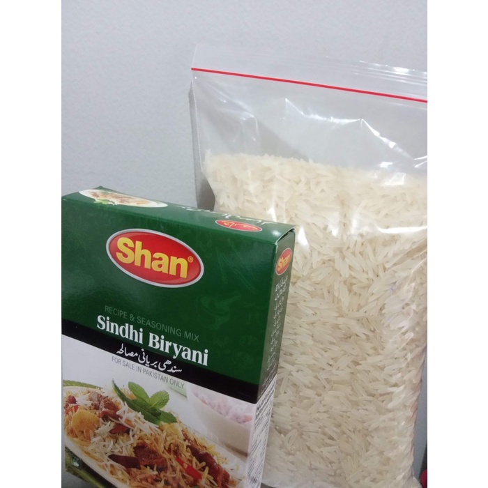 

<<<<<] Beras basmati 1 Kg dan bumbu Shan Sindhi biryani