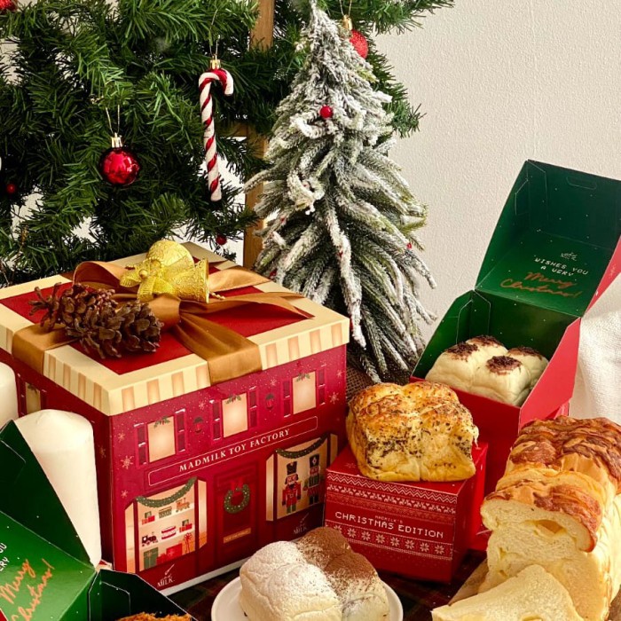 

DISKON MURAH MadMILK Christmas Hampers [FAMILY SIZE] Size Besar Shokupan Milkbuns BERRY30.JAYA