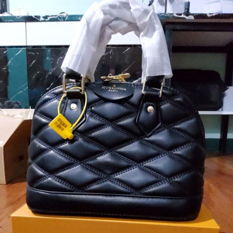 LV NANO ALMA HANDBAG FULL BLACK M423688