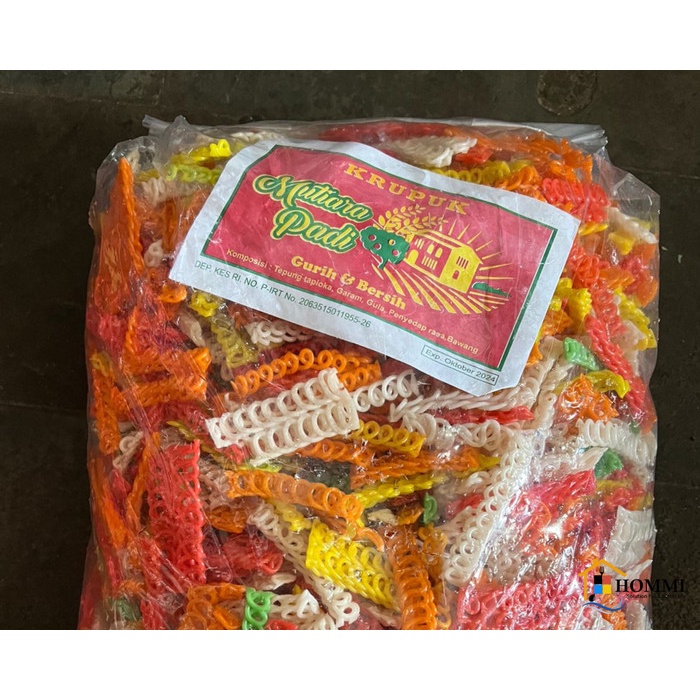 

Kerupuk - Kerupuk Rantai Warna Mentah Mutiara Padi 1 Bal 5Kg