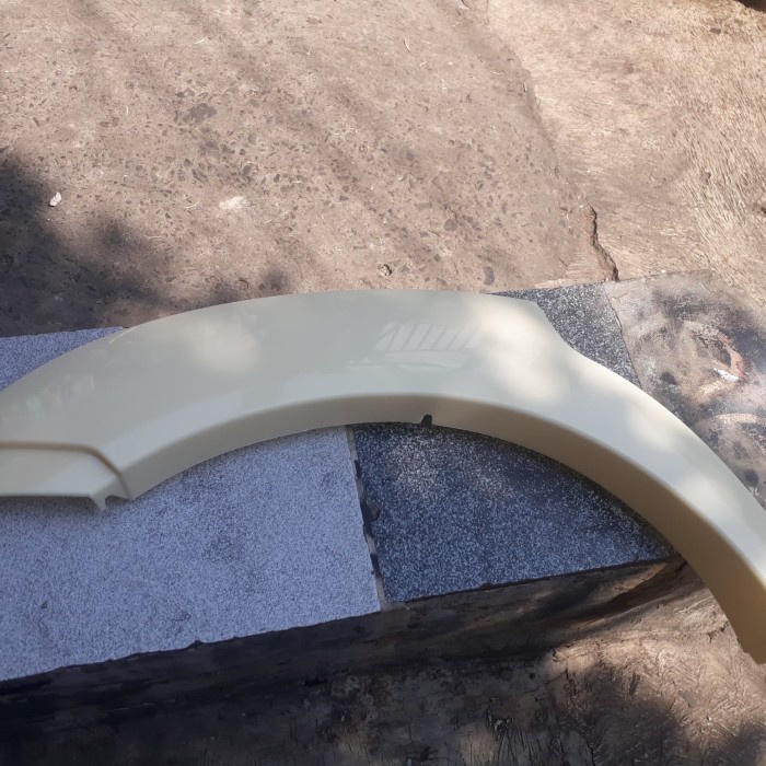 ✅Ready Molding Fender Blk Kanan Kijang Krista Diskon