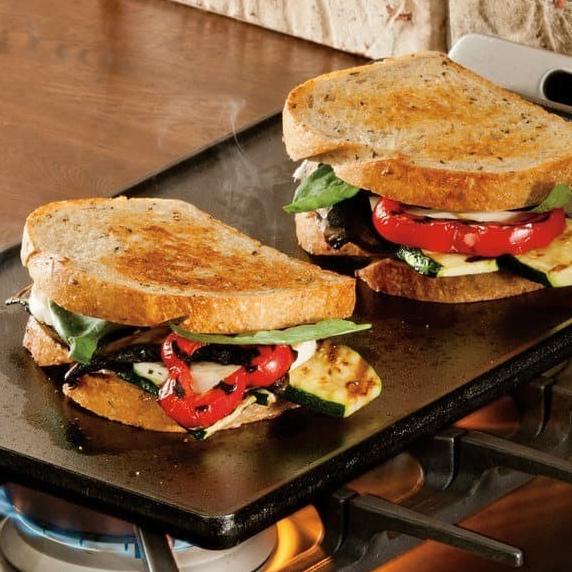 Lodge Cast Iron Reversible Grill / Lodge Griddle 2 Sisi / Made in USA