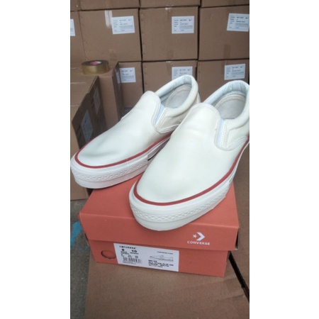 Sepatu Sneaker Converse Slipon Cream