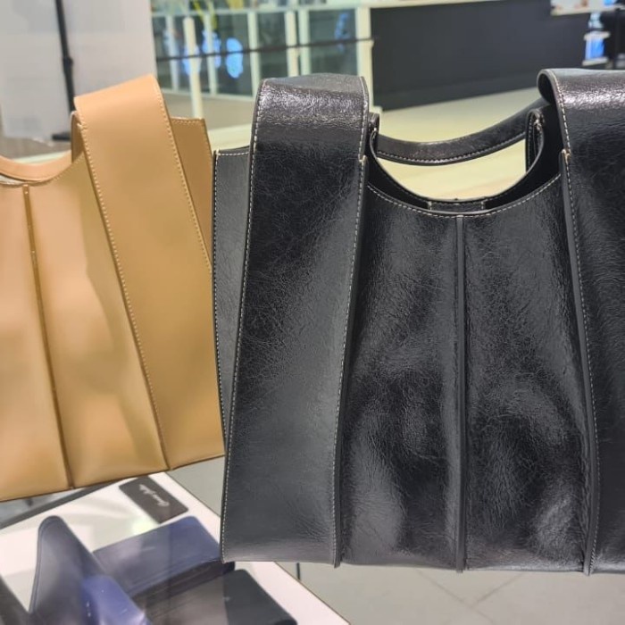 ✨New Tas Selempang Wanita Pedro Original Store - 72 Terbaru