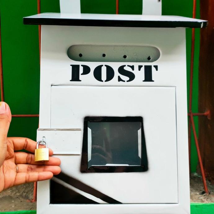 Kotak Surat Pos Rumah Warna Biru