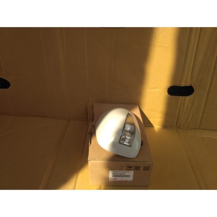 87916-ta010 cover spion rh avanza 2004/2006 cintamitra7