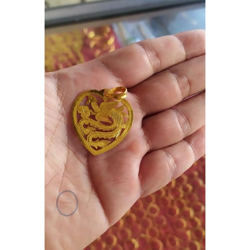 Liontin love cap burung merak variasi emas kadar 24karat