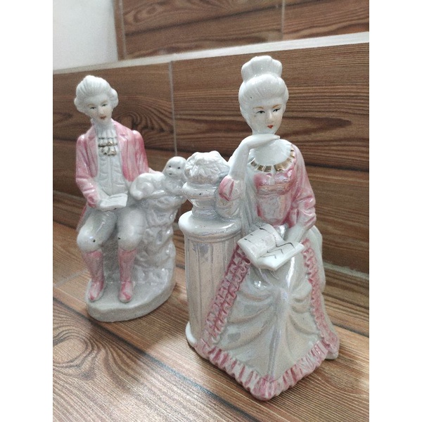 PATUNG EROPA KERAJAAN NONA RAJA BELANDA KERAMIK ANTIK PORSELAIN (satuan)