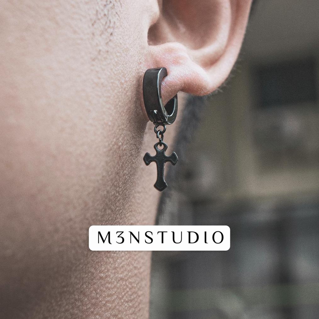 New Menstudio - Anting Salib Jepit Pria Cowok Titanium Anti Karat Luntur Premium Hitam Silver / Anti