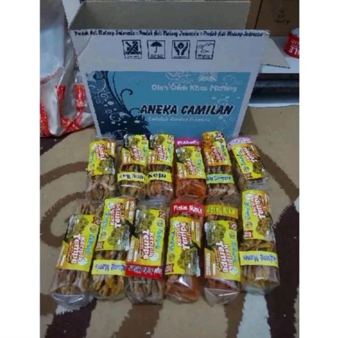 

TERBARU KERIPIK TEMPE OLEH2 KHAS MALANG 1 DUS ISI 12 !!!!!