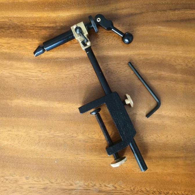 Manta Tying Vise