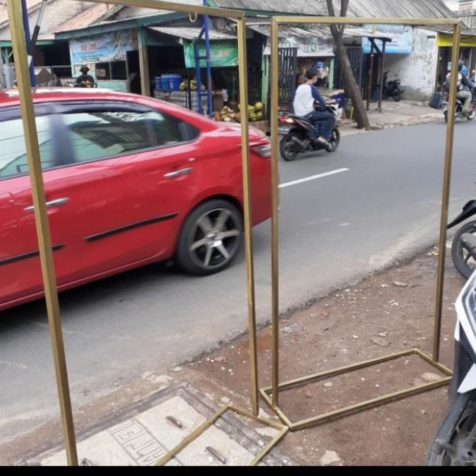 standing welcome sign