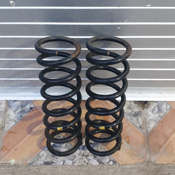 {Second} Coil spring Per Innova belakang Berkualitas