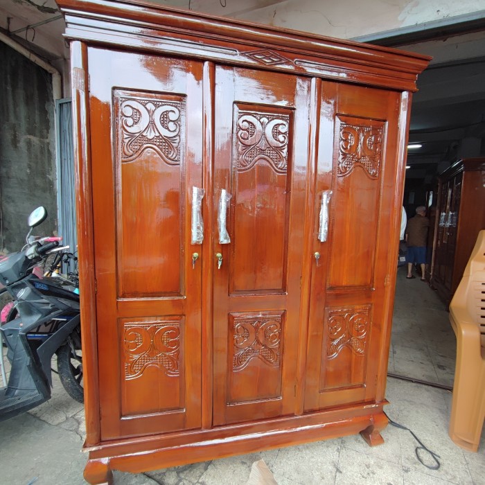 LEMARI JATI / LEMARI KAYU JATI 3 PINTU JUMBO