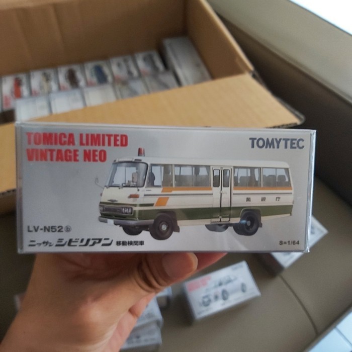 [Original] Tomica Limited Vintage Neo Lv-N52B 1/64 Nissan Civilian Inspection Van Berkualitas