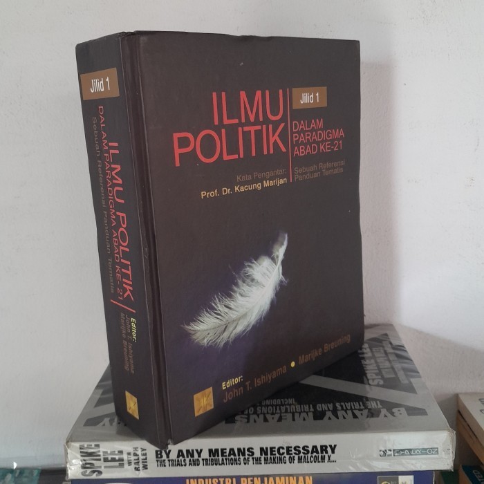 

[Baru] Ilmu Politik : Dalam Paradigma Abad Ke-21 -By John T. Ishiyama Terbaru