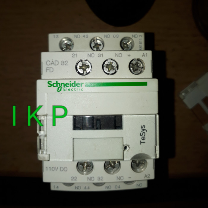 [Baru] Contactor Schneider Contact Coil 110 V Dc Diskon