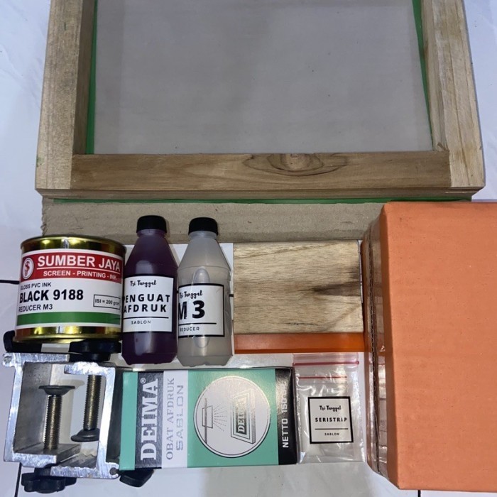 

Terjangkau PAKET ALAT SABLON KERTAS - PEMULA KAYU PAPER BAG PAPERBAG termurah umk