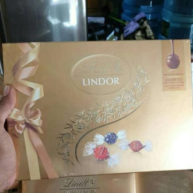 

PROMO MURAH Lindt Lindor Assorted Chocolate Gift Box-Cokelat Coklat Import