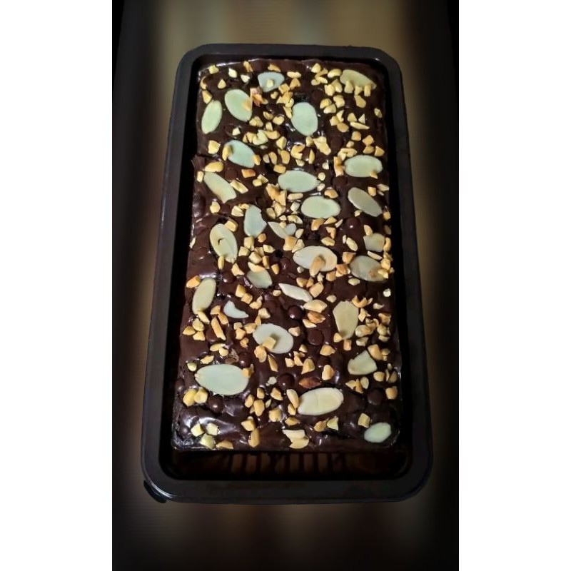 

Fudgy Brownies, Brownies Panggang Kacang Choco Almond