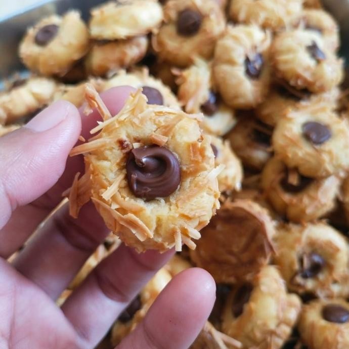 

Cheznutella Cookies (Cheese Nutella Thumbprint) MS