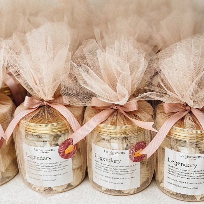 

Ready Cheese Sagoo Lilac Hampers