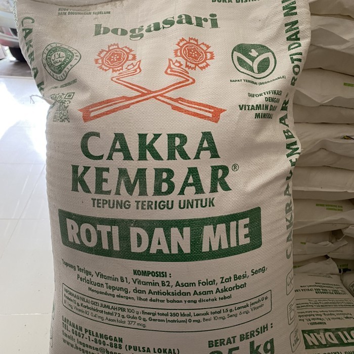 

Bettifer Tepung Terigu Cakra Kembar 25Kg Bogasari