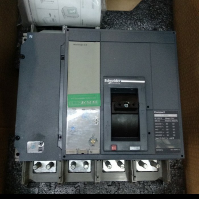 PROMO MCCB NS800N 800A 4 POLE / 4P / 4 PHASE NS 800 N SCHNEIDER