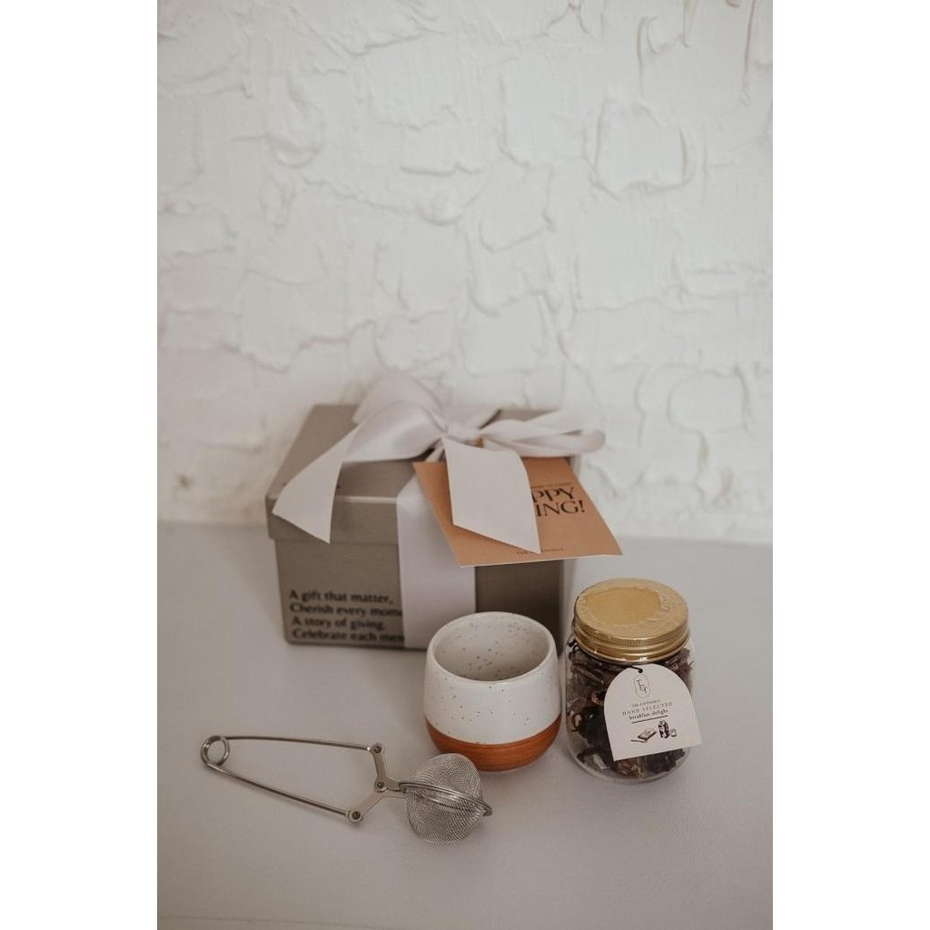

Doha- Thegifthings Tea Hampers / Gift Box / Sangjit Hampers / Souvenir